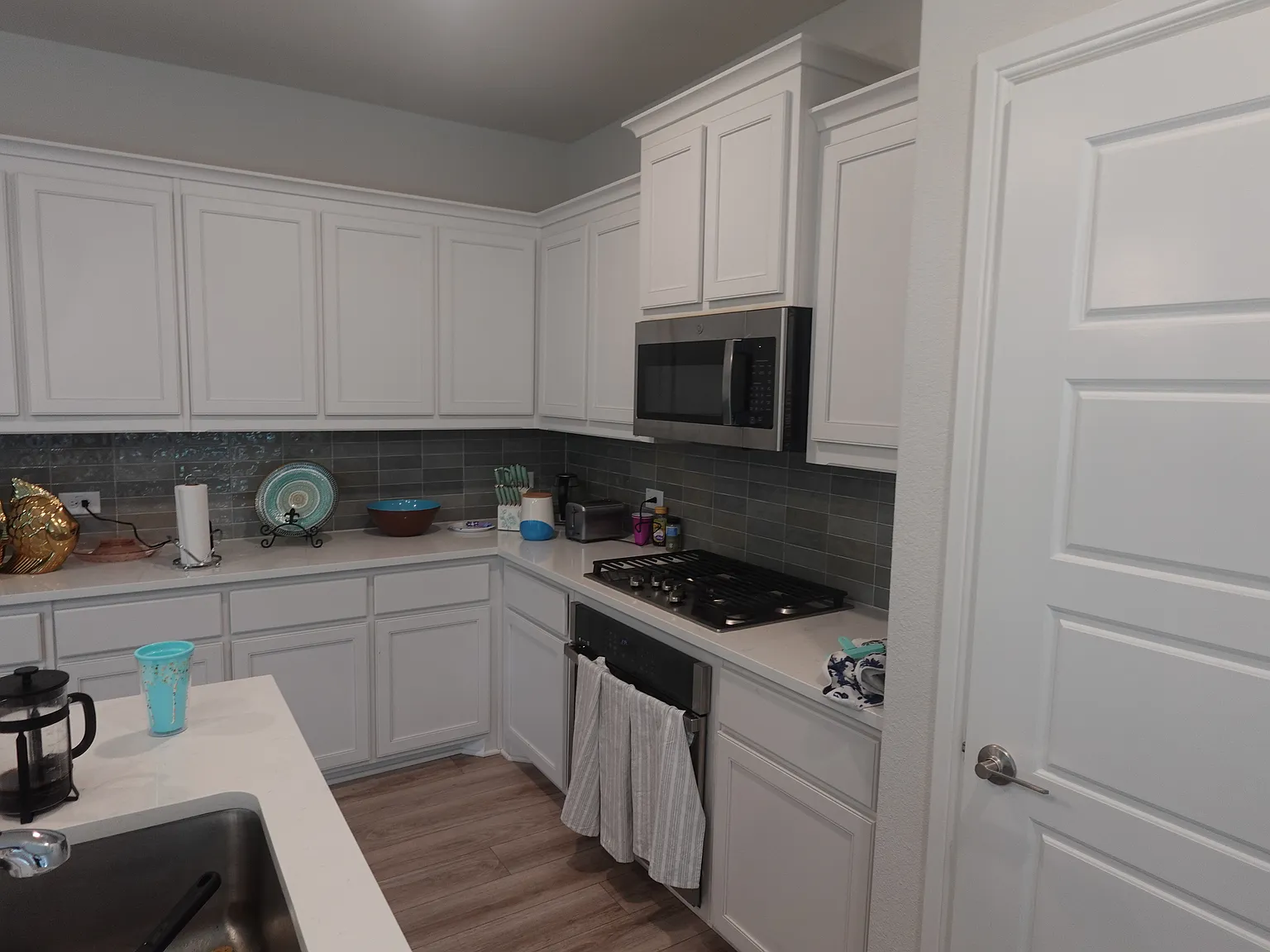 3 bed, 1381 sqft, $2,400 — Photo 4