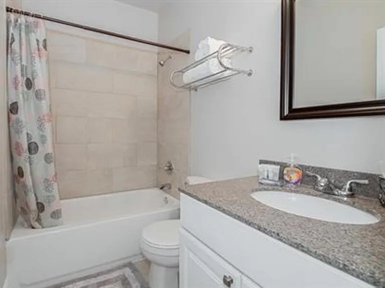 906 Greenwood Ave NE #C — Photo 17