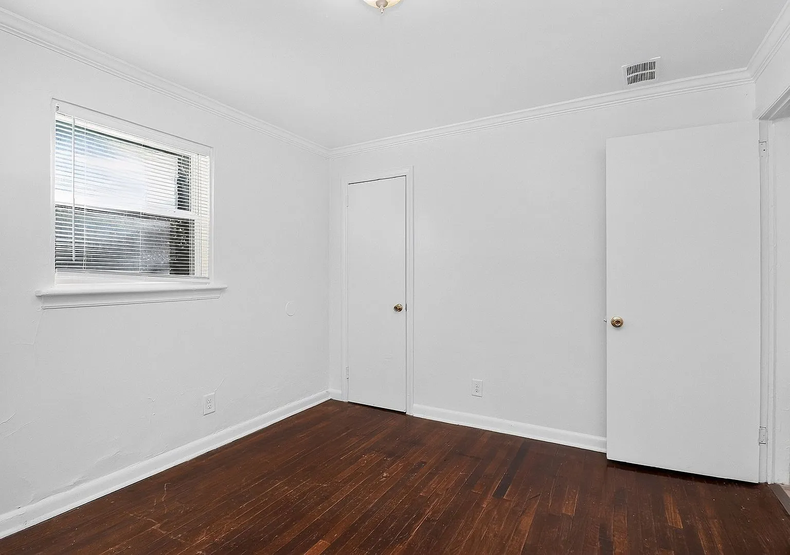 Cozy Two Bedroom Home! — Photo 4