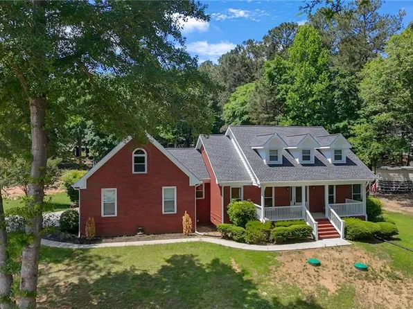 2660 Sandy Creek Cir, Loganville, GA 30052