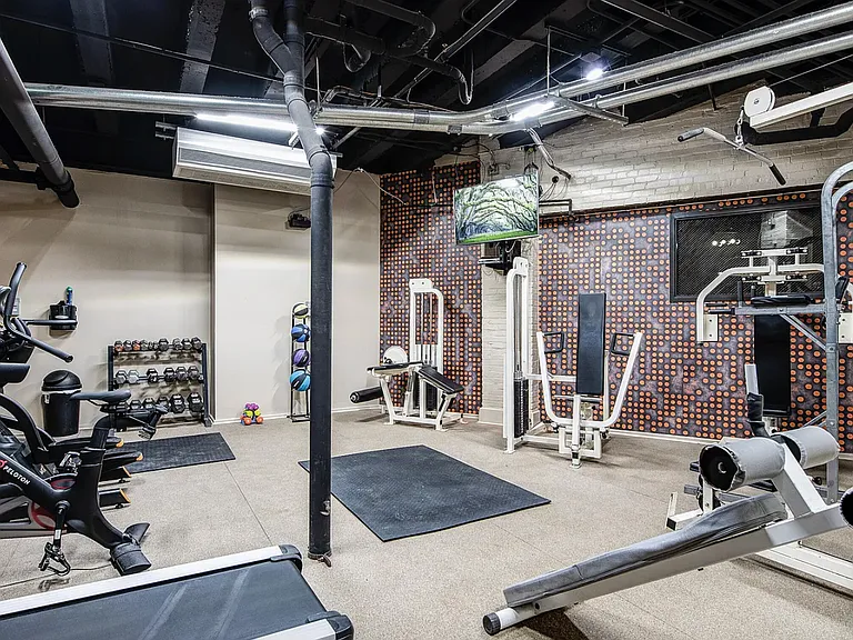 24/7 fitness center in the building _ included with your rent