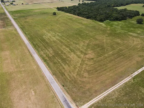 19500 Old Towne Rd, Thackerville, OK 73459