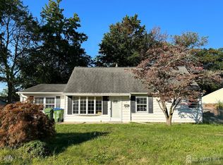 3 Stiles Rd, Edison, NJ 08817