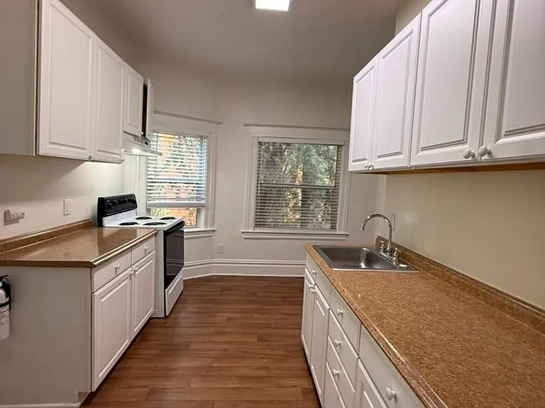 3018 I St #A — Photo 2