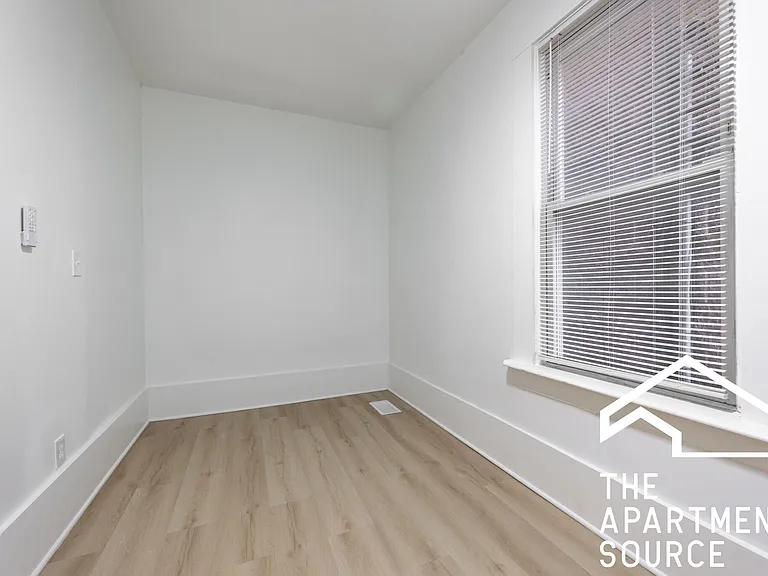 2301 N Leavitt St #1 — Photo 9