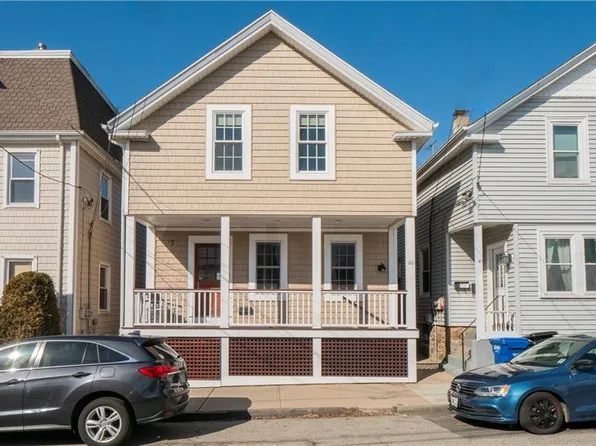 26 Lee Ave, Newport, RI 02840
