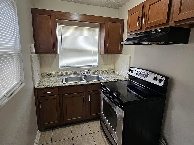 5474 N River Rd — Photo 30