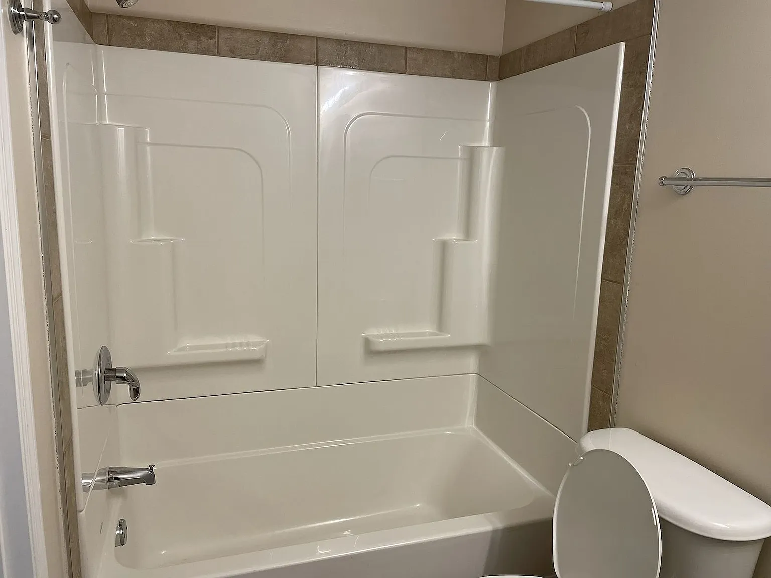 Coral Springs Cir NE, Calgary — Photo 3