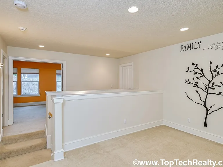 12852 NW Bayonne Ln — Photo 10