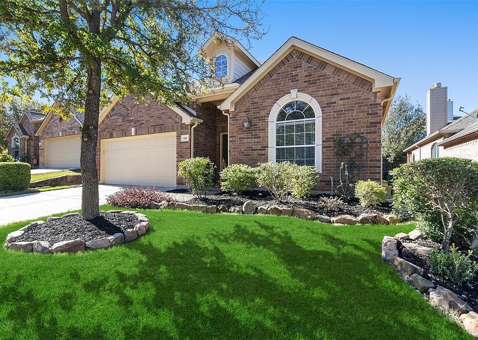 1st image of 906 Grand Cypress Ln