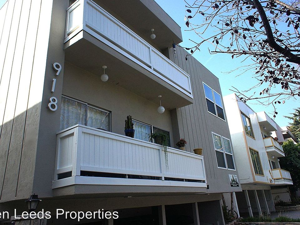 1st image of 918 7th St APT 02