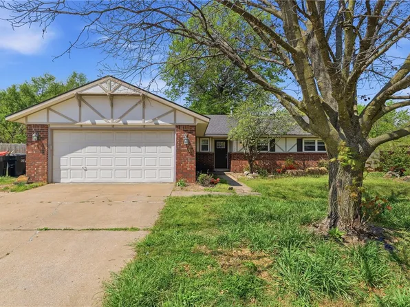 1704 Jean St, Springdale, AR 72762