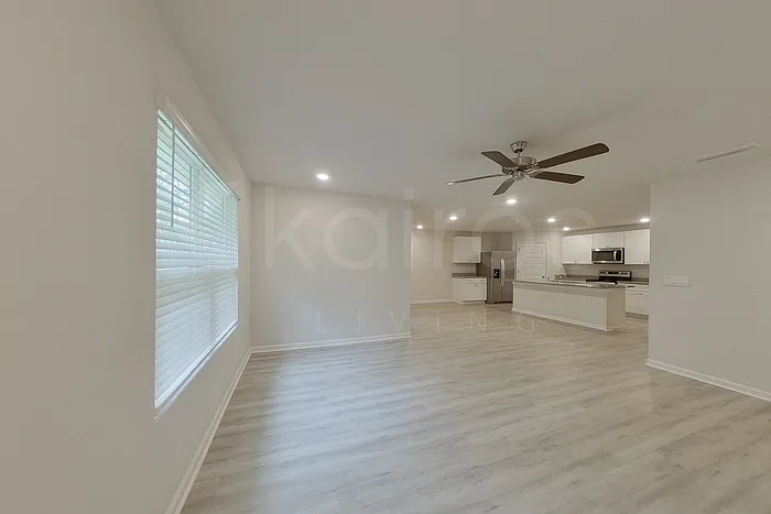 285 Monarch Ln — Photo 8