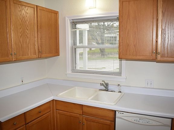 5th image of 3833 Dexter Ave