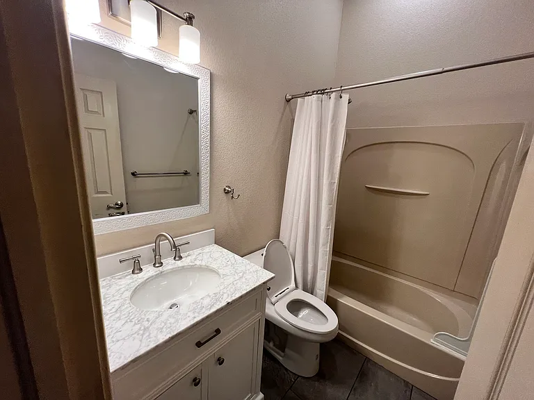 2070 Gonzaga Point — Photo 25