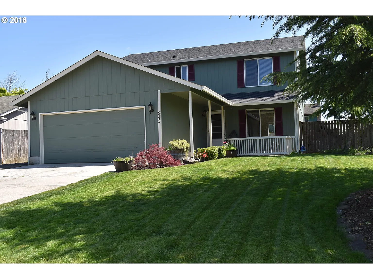 242 Hillshire Dr photo 1