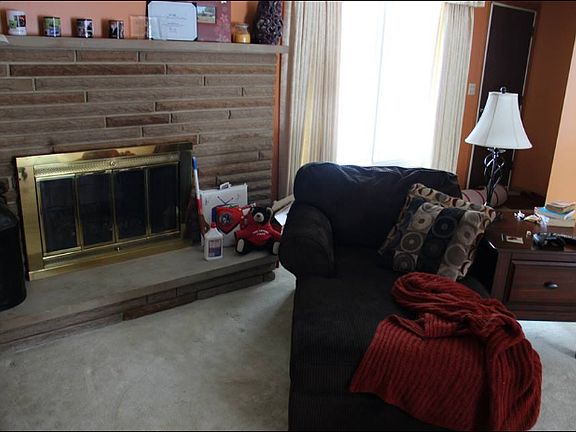 5th image of 17386 Greenbrier Dr