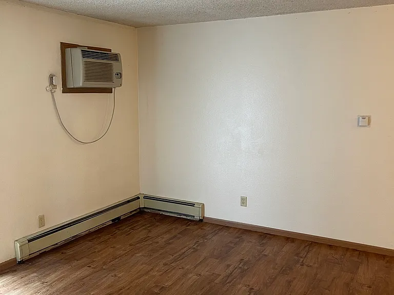 19 E Burlington St #102 — Photo 5