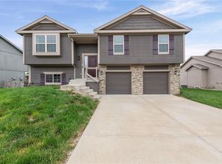 11907 N Tracy Ave, Kansas City, MO 64155