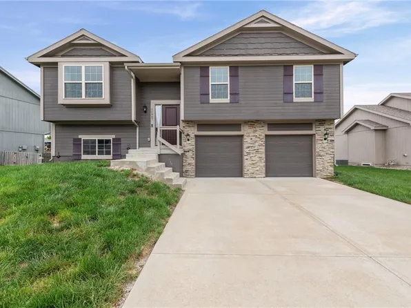 11907 N Tracy Ave, Kansas City, MO 64155