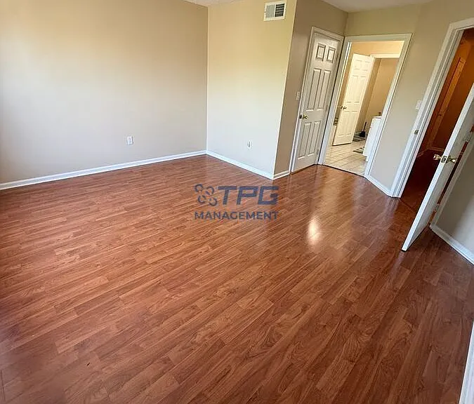 19 Newburgh Dr — Photo 8