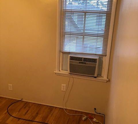 3rd image of 258 Santa Ana Ave