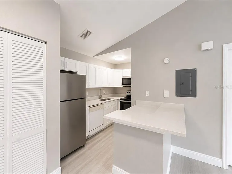 9160 Lake Chase Island Way #9160 — Photo 8