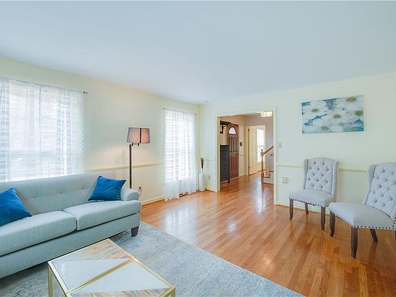 4th image of 135 Tuckahoe Dr
