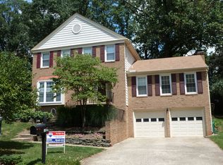 13 Summer Breeze Ct, Sterling, VA 20165