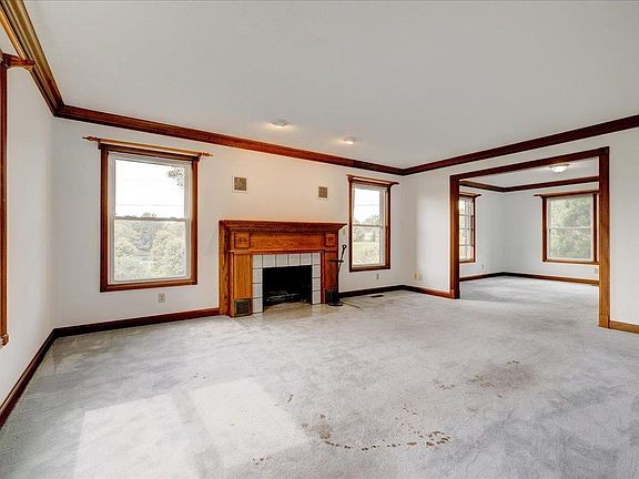 5th image of 4382 Saint Olaf Cir