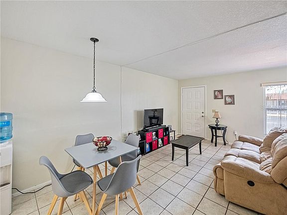 5th image of 106 E Marbrisa Way