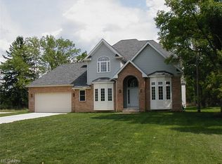 7239 Lamson Rd, Bedford, OH 44146