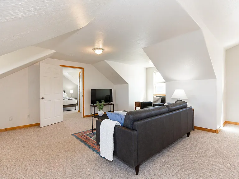 5550 Foster Ln #B — Photo 15