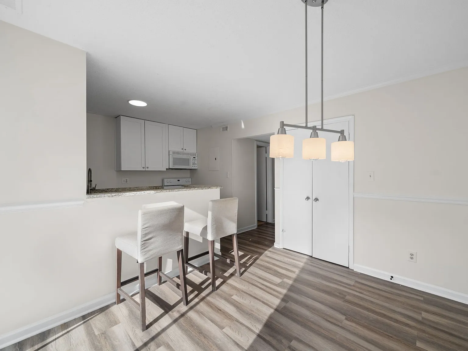 2 bed, 2.5 bath, 1078 sqft, $1,275 — Photo 4