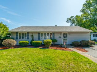 1907 Burry Circle Dr, Crest Hill, IL 60403