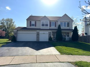 39302 N Queensbury Ln, Beach Park, IL 60083