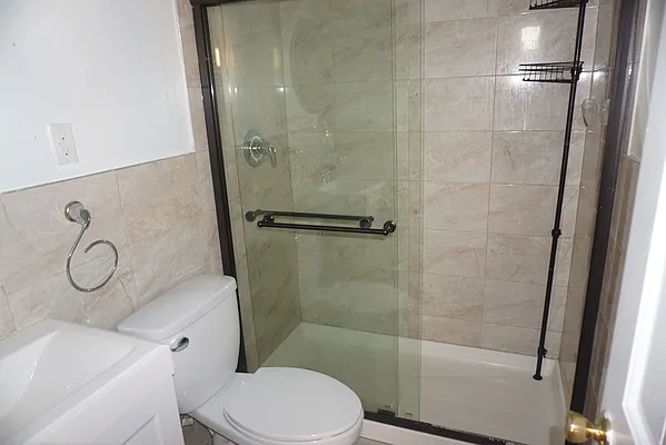 Rented by H.P. Greenfield Real Estate | media 6