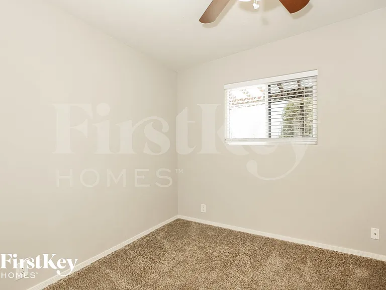 2028 W Schell Dr — Photo 12