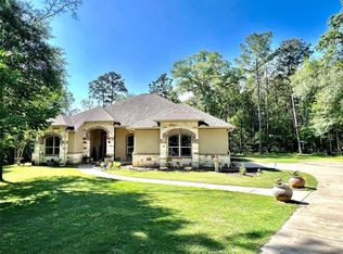 10 Twin Forks Ln, Willis, TX 77378