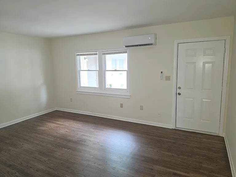 1403 W Chapel Hill St #B3 — Photo 7