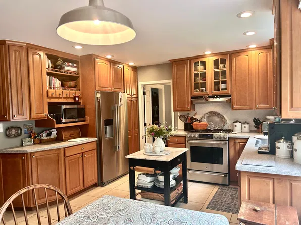 359 Tavistock Dr, Medford, NJ 08055