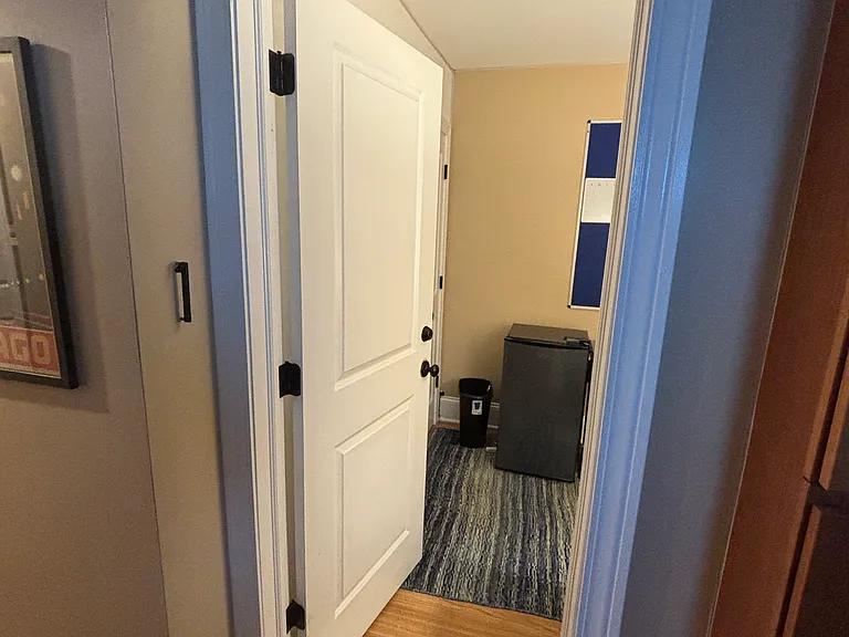 1502 W Polk St — Photo 4