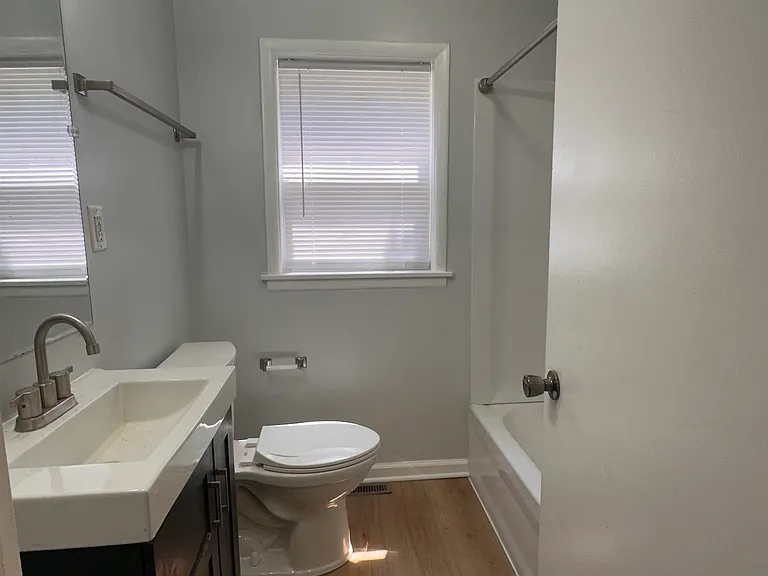 307 N Lake St — Photo 8