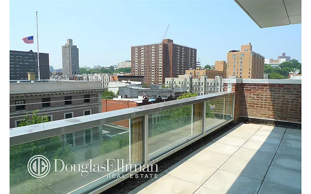 Sold by Douglas Elliman | media 21