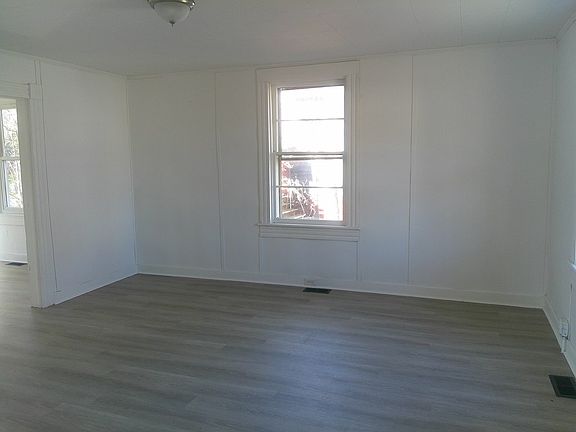 2nd image of 70 Morris Ave