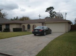 6459 Plaza St, Groves, TX 77619