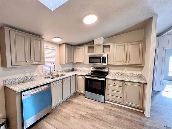 4th image of 3073 S Orlando Ave