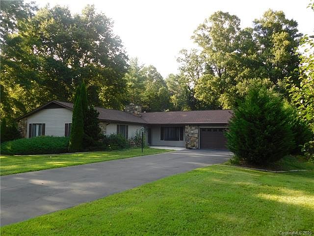 1st image of 118 Larchmont Dr