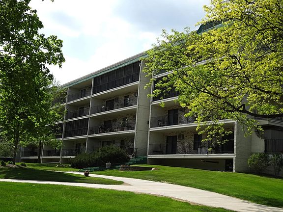 2nd image of 10511 Cedar Lake Rd APT 503