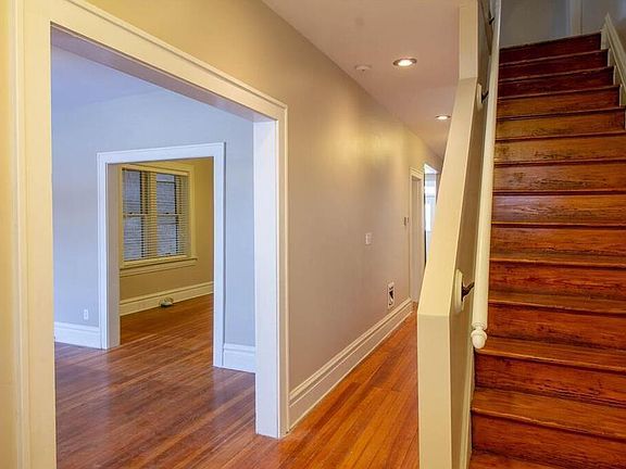 2nd image of 2034 Geyer Ave